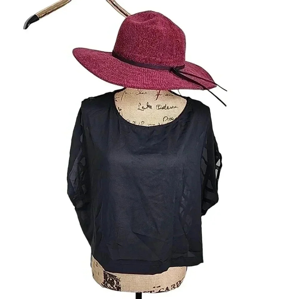 Good Time Caged Back Blouse. Size Large - Picture 4 of 7